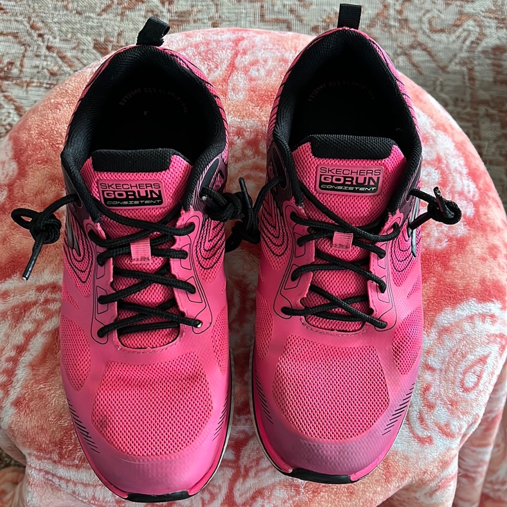 Sketchers GORUN Consistent Athletic Shoes